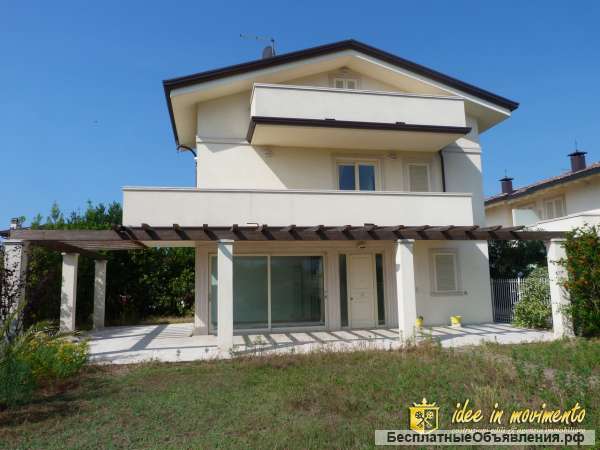 Italia, продается вилла в городе Масса, возле Форте деи Марми