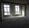Просторная квартира в многоквартирном комплексе