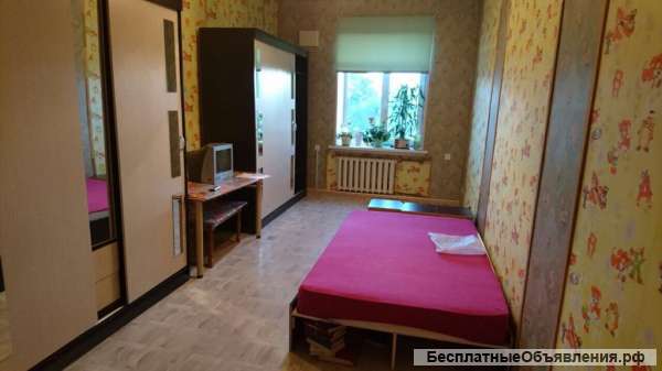 4 комн.квартиру, пр-кт Ленина, 18.