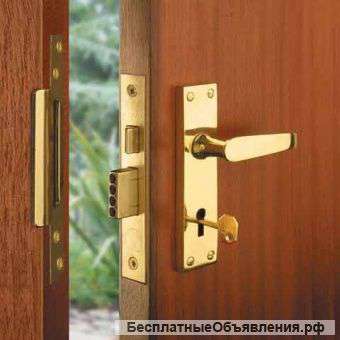 Вскрытие и установка замков в двери без повреждений