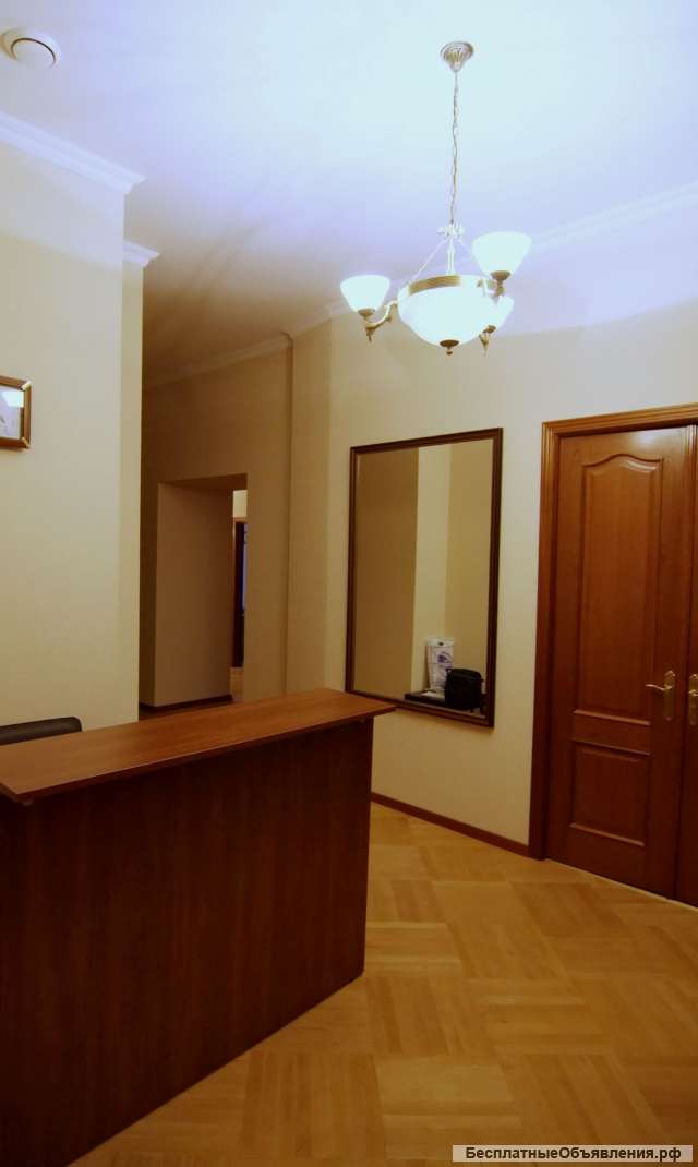 Элитная 4-х комнатная квартира в золотом треугольнике центра Петербурга