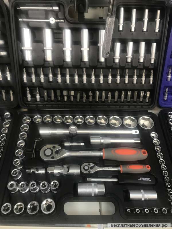 Набор из 108 предметов: головки, биты, трещотка