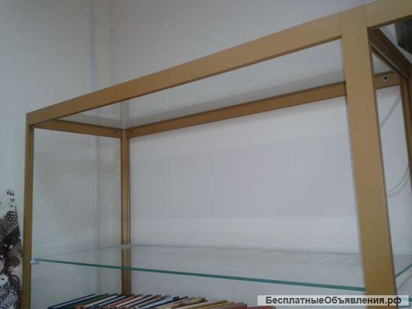 Стеллажи, витрины б/у дёшево