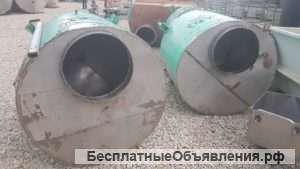 Емкости нержавеющие, объем — 1,5 куб.м., вертикальные