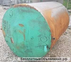 Емкости нержавеющие, объем — 2 куб.м., горизонтальные