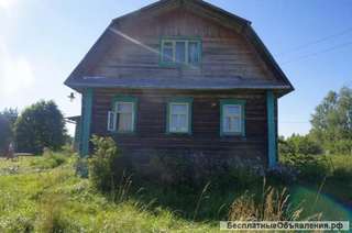 Крепкий бревенчатый дом в тихой деревне, рядом с речкой, 270 км от МКАД