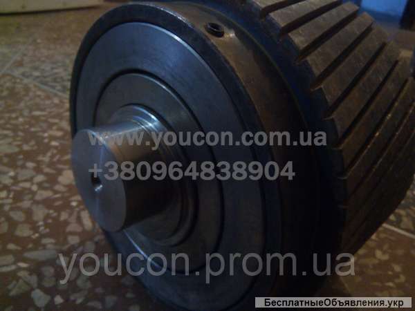 Прессующий ролик в сборе пресса гранулятора ОГМ 0,8 Роллер