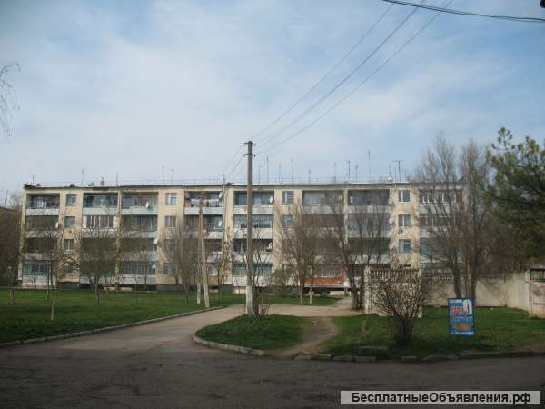 4-х комнатная квартира в Восходе Республики Крым вместе с землей 60 соток и гаражом