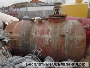 Емкость нержавеющая, объем — 3,5 куб.м. Емкости