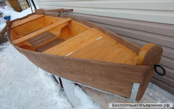 Лодка деревянная весельная 4,5м