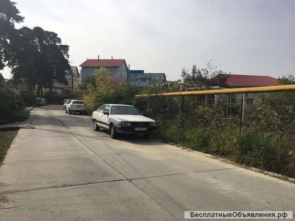 Участок в центре Хосты