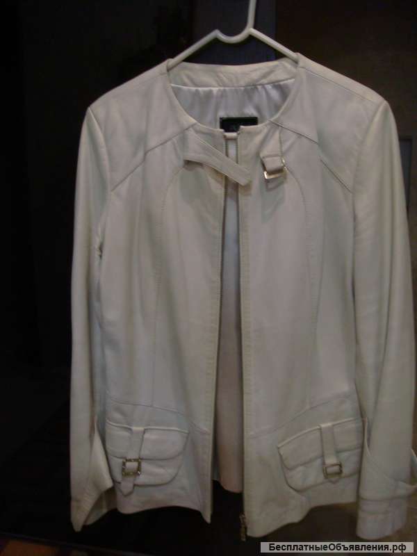 Женская модная белая курточка из натуральной кожи