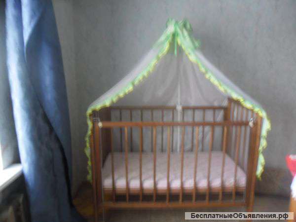 Детская кроватка
