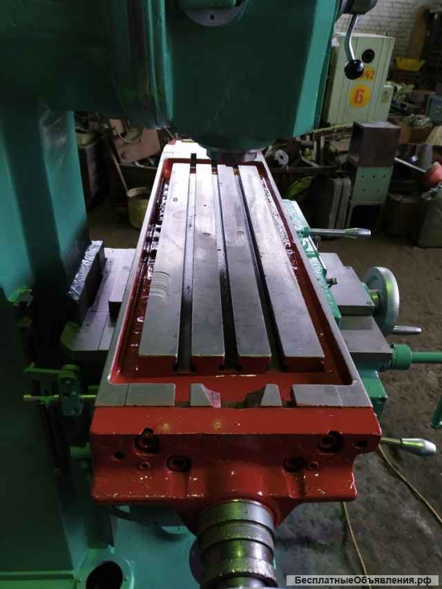 Вертикально-фрезерный станок 6Р10