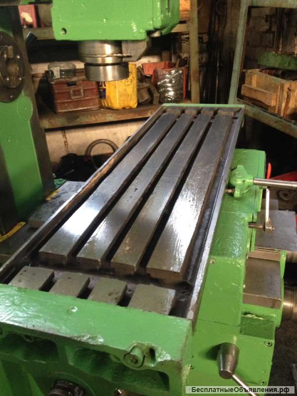 Широко-универсальный фрезерный станок 6Т80Ш