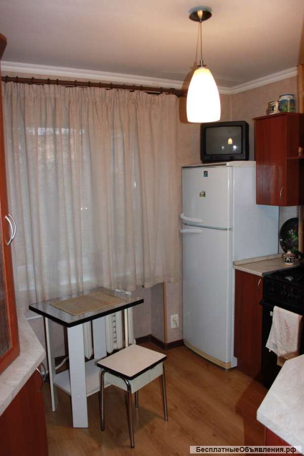 Великий Новгород, продам 2-х комнатная квартира в центре города