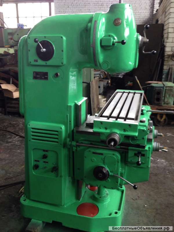 Станок вертикальный консольно-фрезерный 6Н10