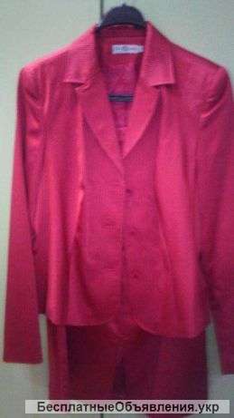 Костюм женский