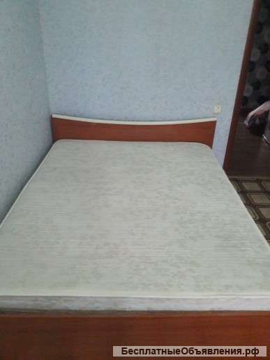 Двухспальную кровать 160/200