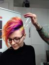 Модель яркие креативные окрашивания