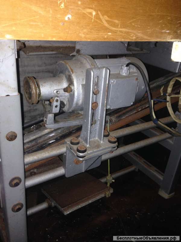 Стол с мотором для промышленной швейной машины 426