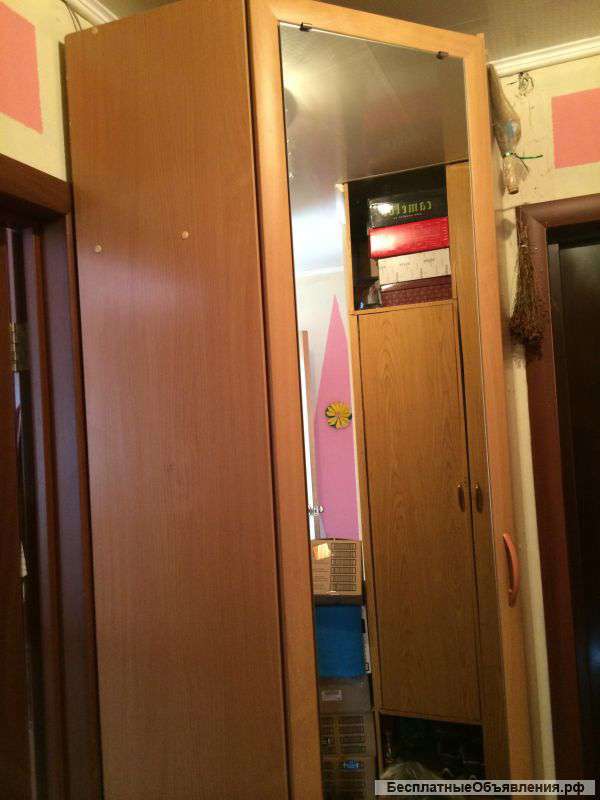 Угловой шкаф для одежды