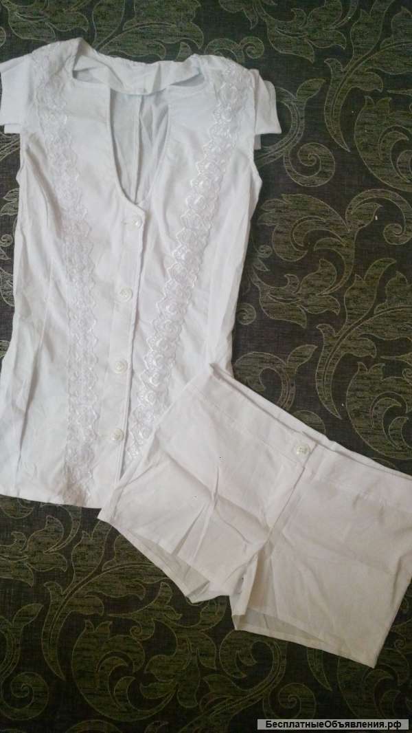 Женский костюм