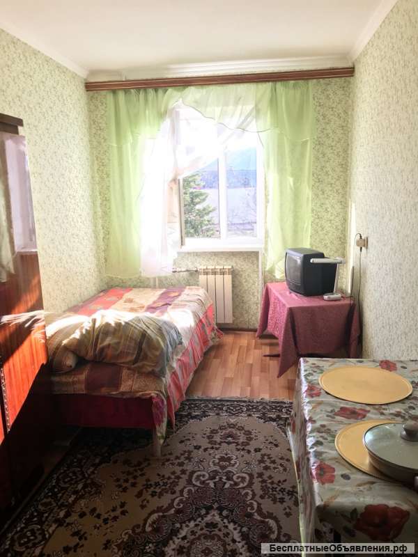 Комната в центре, с водой