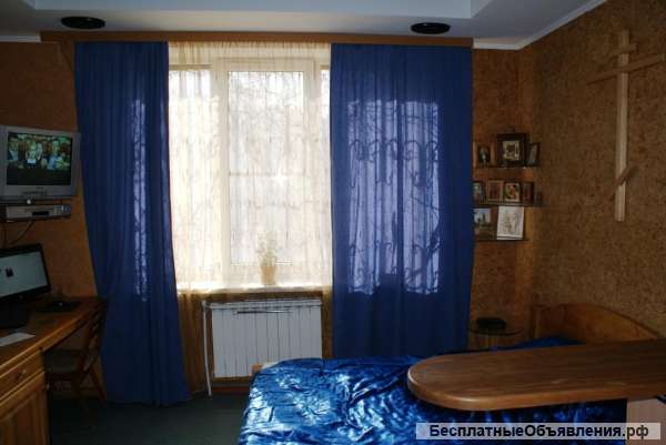 Двухэтажный гараж с квартирой в Центре