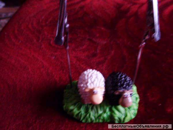 Сувенир два барашка на лужайке - ручная работа