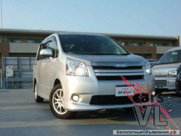 Toyota Noah, 2010 год 750 000 руб.
