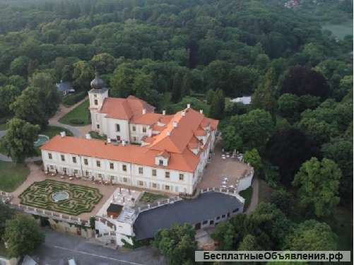 Замок-отель общей площадью 3041 кв.м, земля - 163 804 кв.м у Праги, Чехия