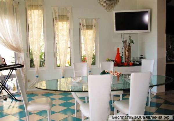 Вилла-люкс общей площадью 497 кв.м, шесть спален, Бар, Утеха, Черногория