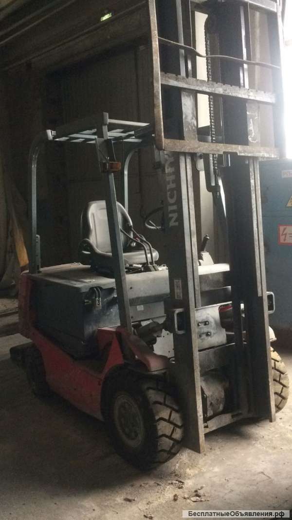 Вилочный погрузчик TCM. FB25-17