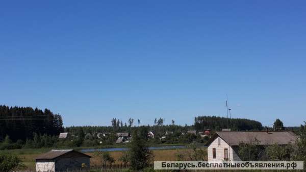 Жилой кирпичный дом на берегу озера. Беларусь