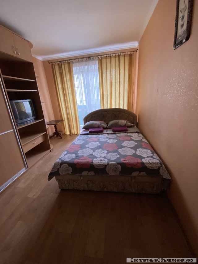 Посуточно/ помесячно 1-к квартира ст.м. Васильковская