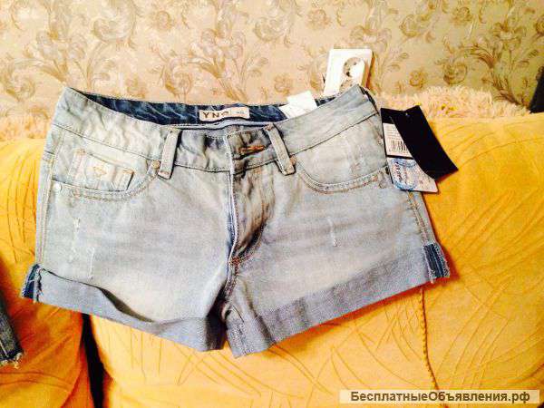 Продам пару новых джинсовых шорт
