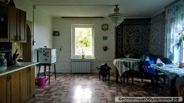 Дом на хуторе с удобствами рядом с Печорами, 1 гектар земли