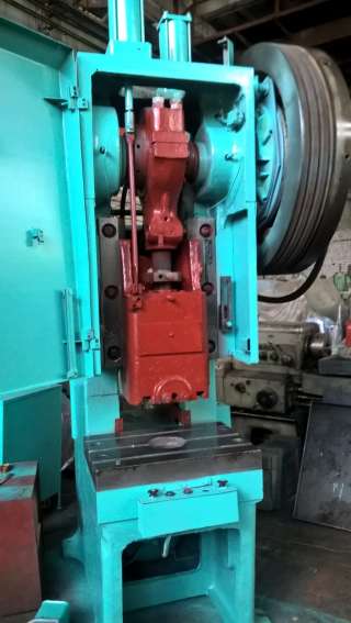 Кривошипный механический пресс КД 2128К (усилие 63т)