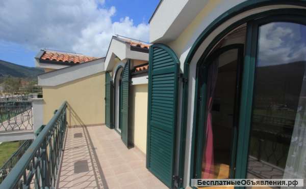 Таунхаус общей площадью 175 кв.м., закрытый комплекс, бассейн, Будва, Черногория