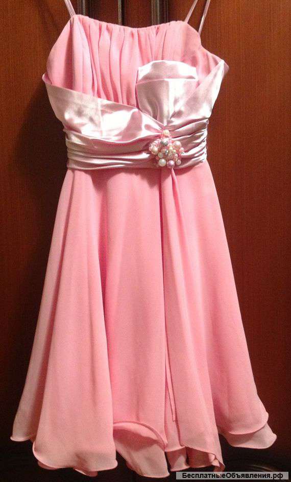 Продаю выпускные платья