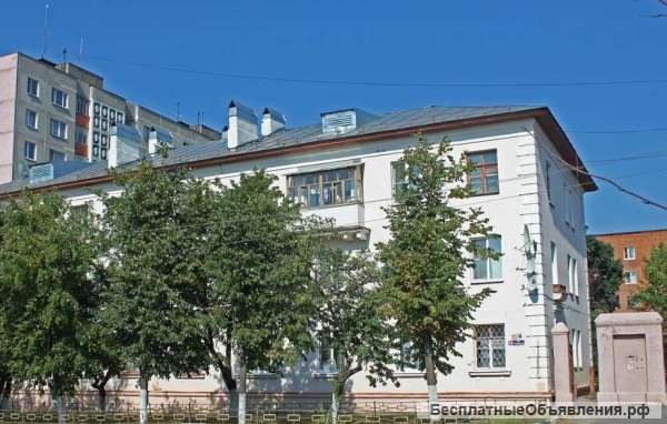 В центре 2-х комнатную квартиру "Сталинка"