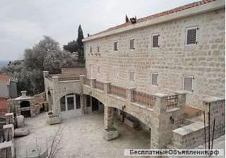 Каменная трехэтажная вилла площадью 438 м², Будва, Черногория