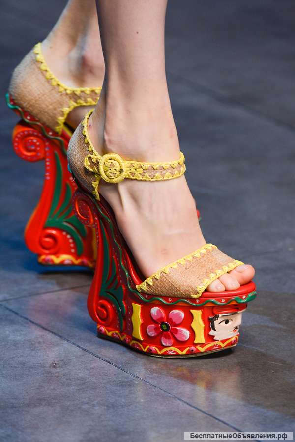 Эксклюзивная резная обувь ( сабо)