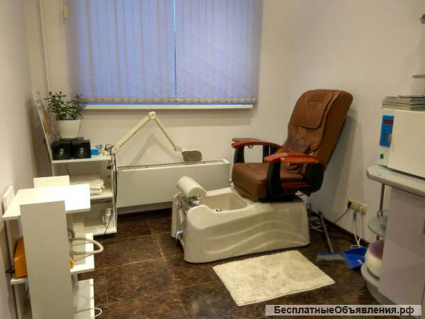 Огромный салон красоты
