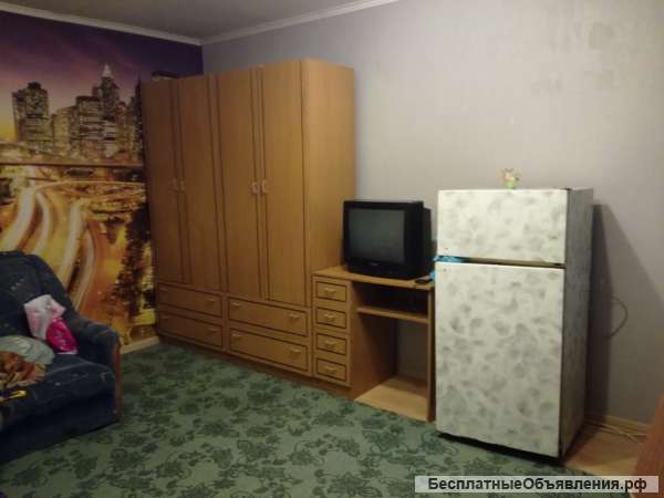 Сдается изолированная комната в двухкомнатной квартире