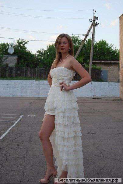 Продам платье . Надела один раз ,в комплекте сумочка