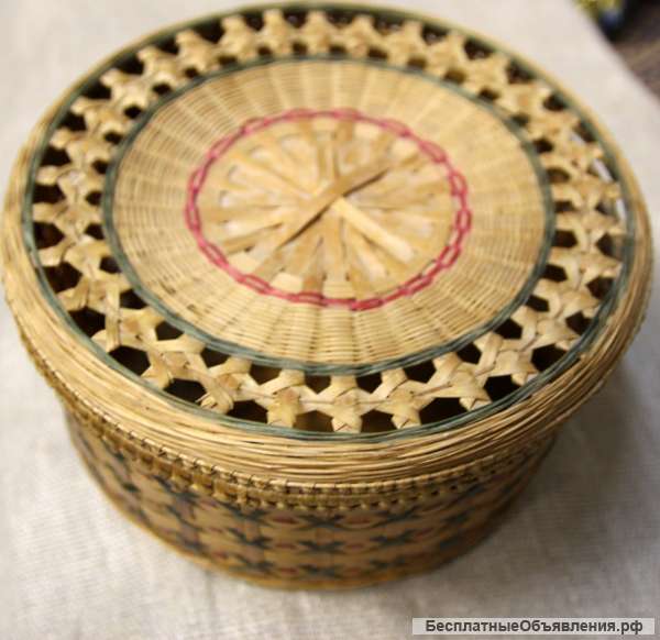 Шкатулка круглая из соломки