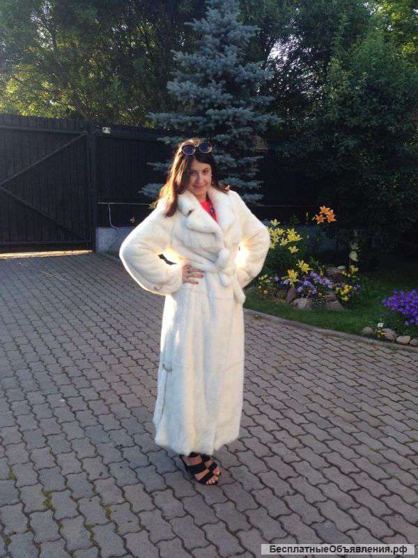 Шуба из белой норки