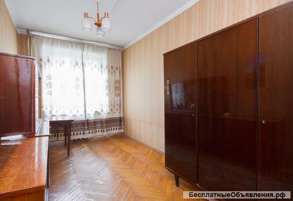 Полированный гардероб